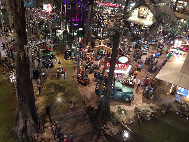 17163338687_59a2425ac1_z