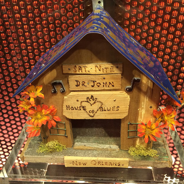 17675367948_f5c11bd42b_z