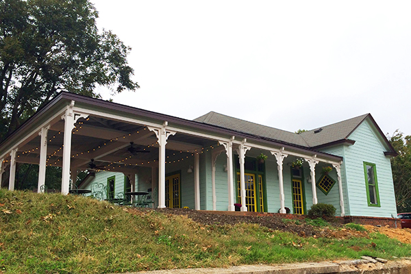 Muddys Grind House Outside Small